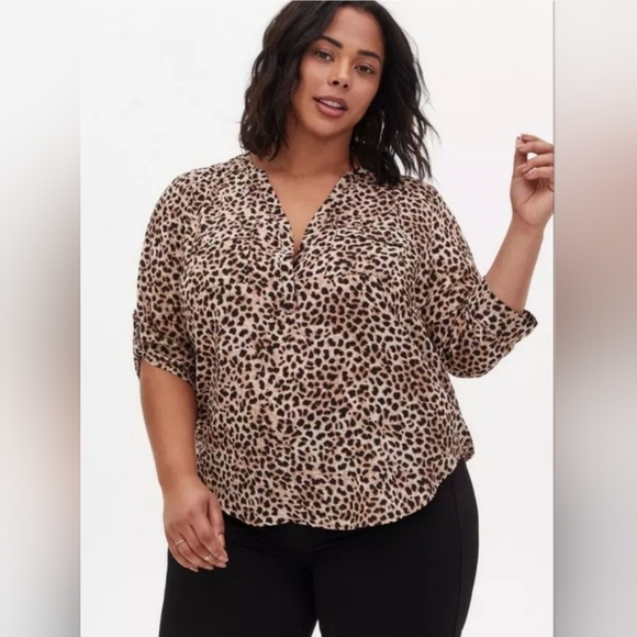 TORRID Bundle Of 2 Cheetah Print & Romantic Floral 3/4 Sleeve Blouses Size 2X - Picture 2 of 14
